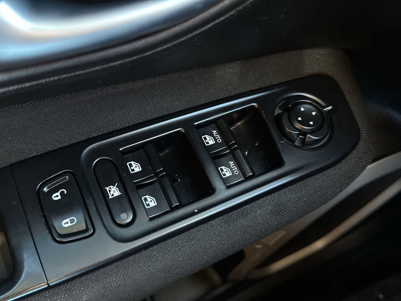Thumbnail: 2017 Jeep Renegade - 22