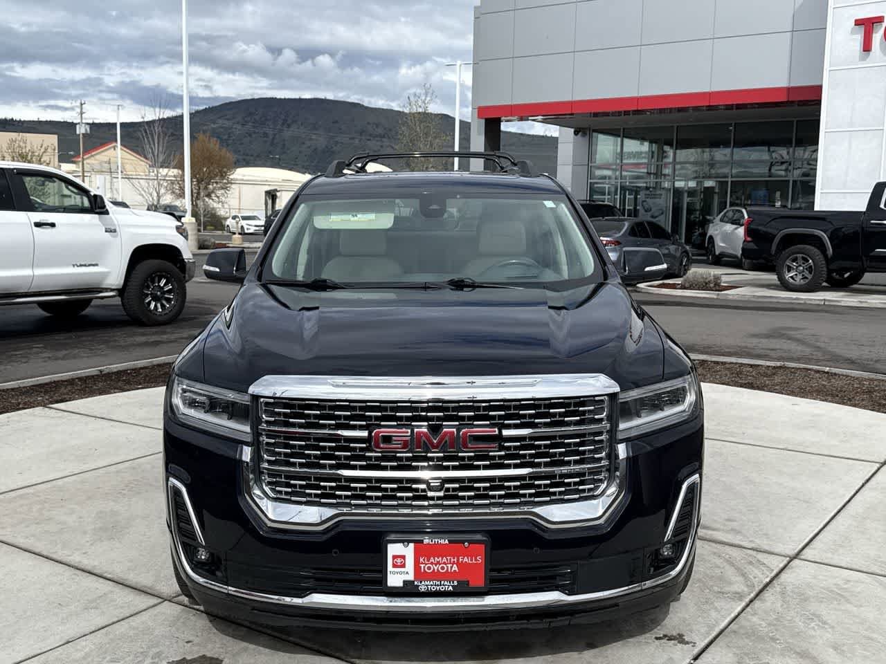 Thumbnail: 2022 GMC Acadia - 3