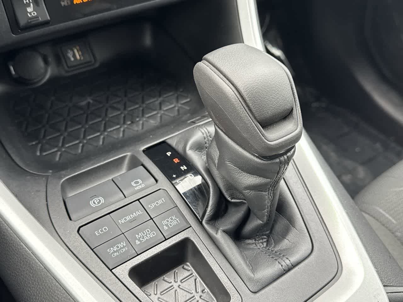 Thumbnail: 2023 Toyota RAV4 - 20