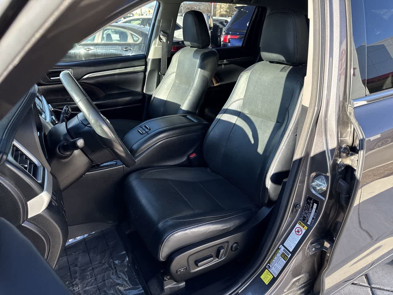 Thumbnail: 2018 Toyota Highlander - 11