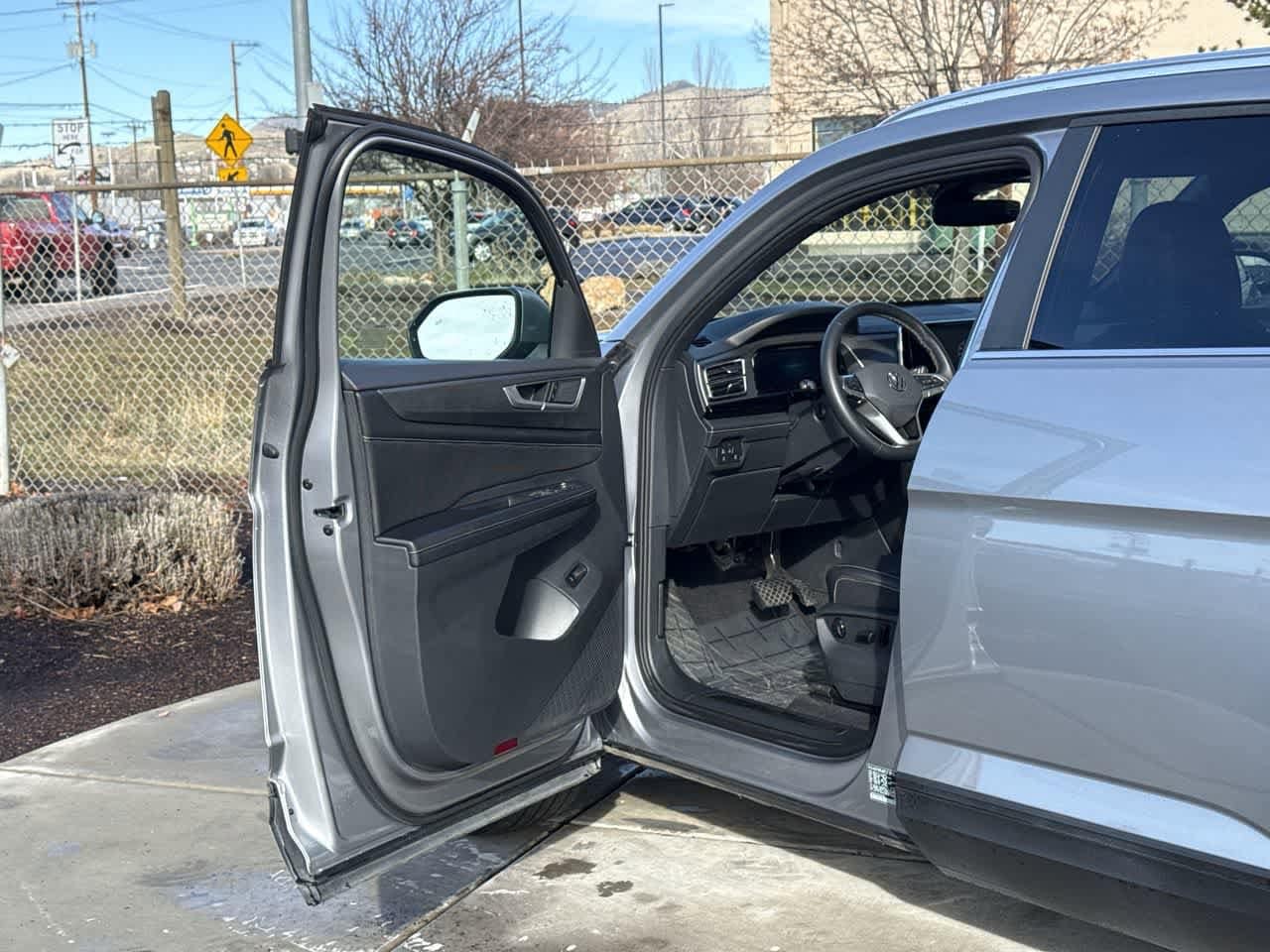 Thumbnail: 2024 Volkswagen Atlas - 10