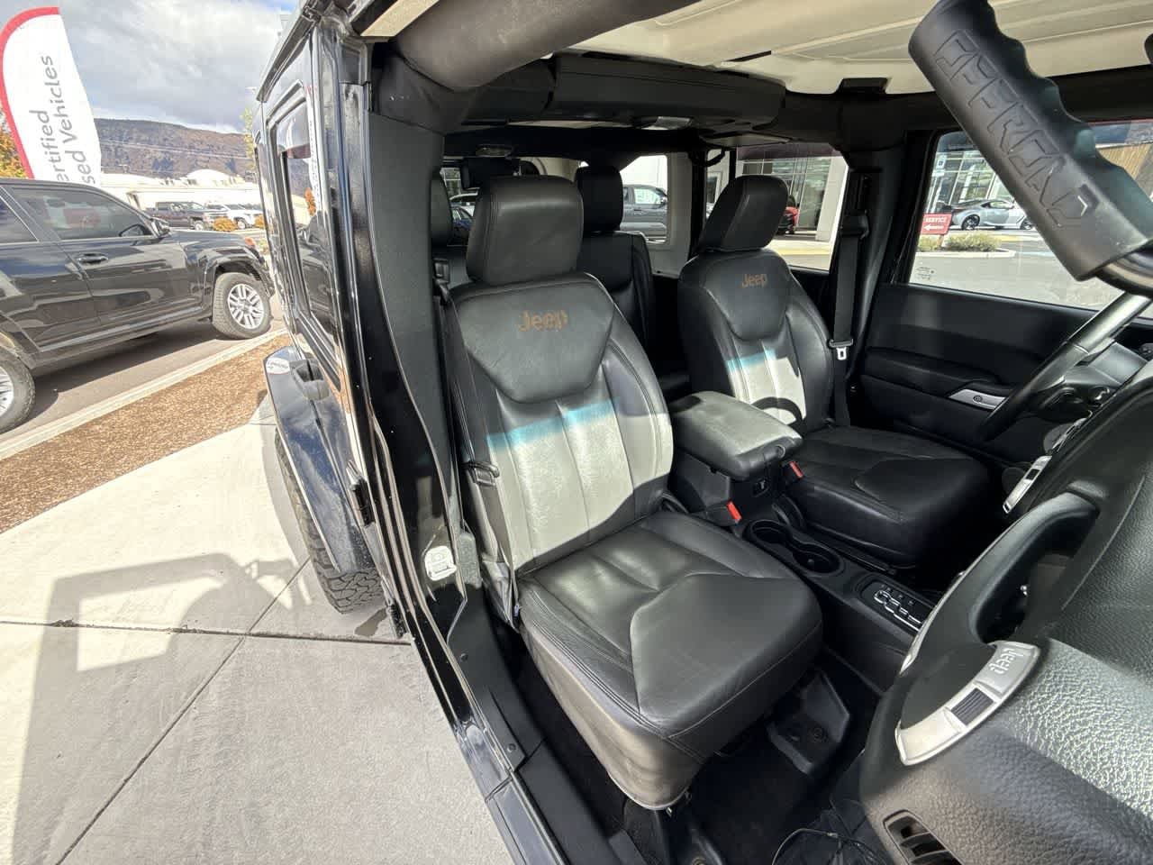 Thumbnail: 2015 Jeep Wrangler - 14