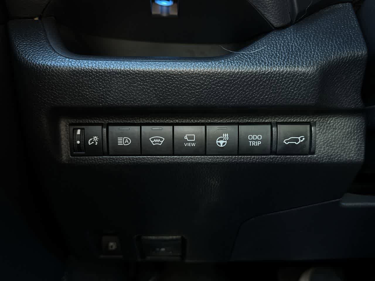 Thumbnail: 2023 Toyota RAV4 - 21