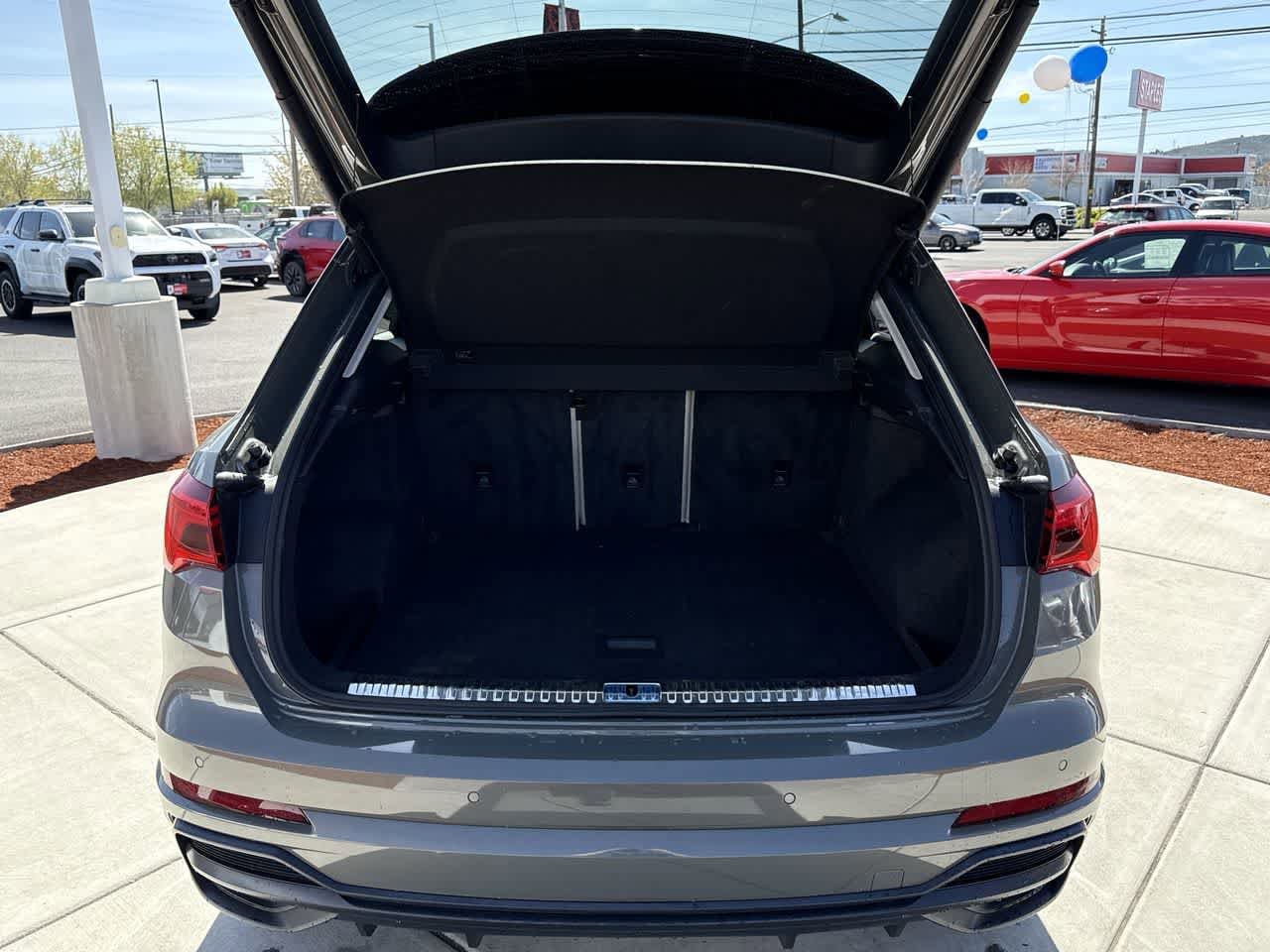 Thumbnail: 2021 Audi Q3 - 6