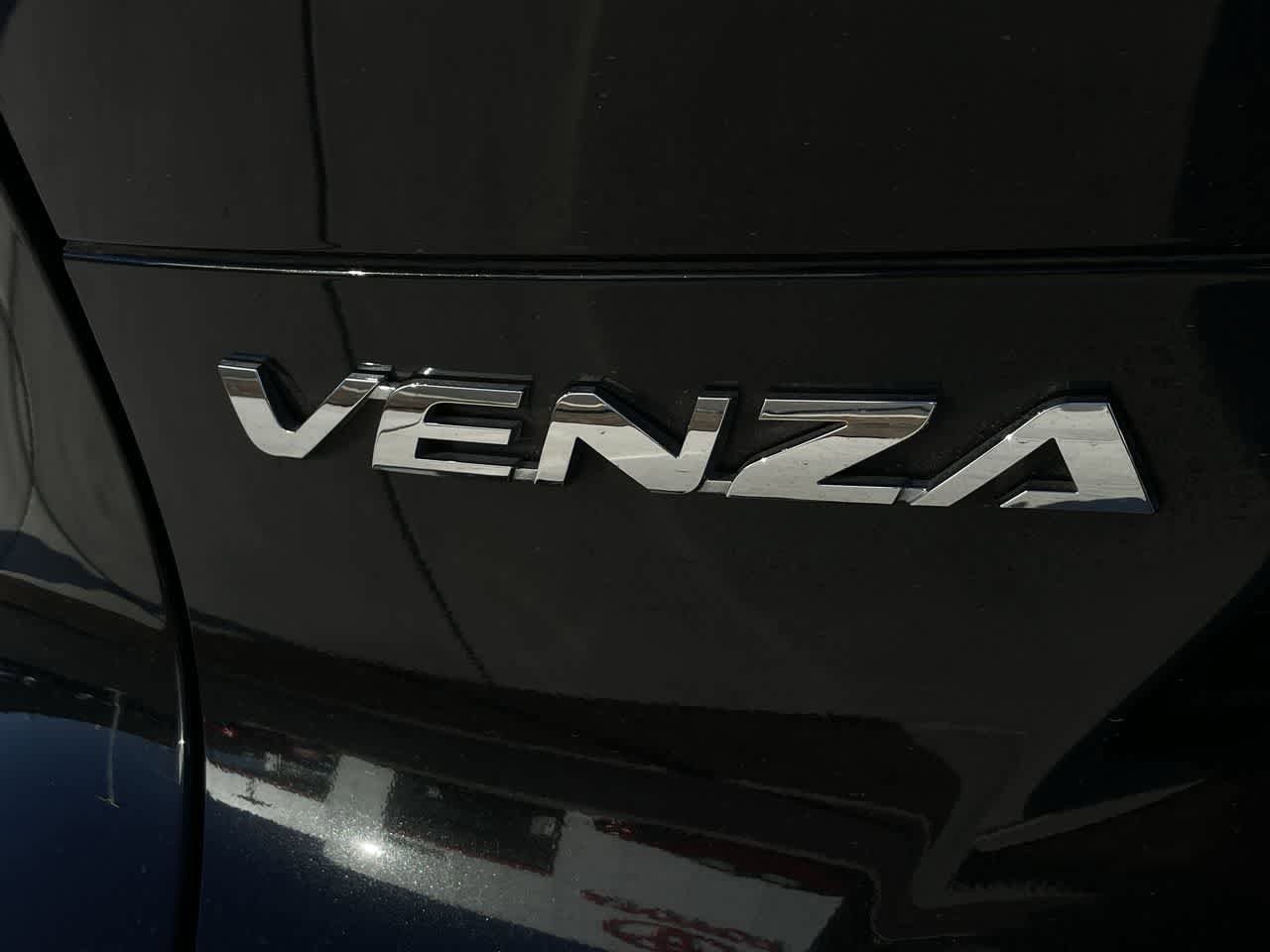 Thumbnail: 2022 Toyota Venza - 9