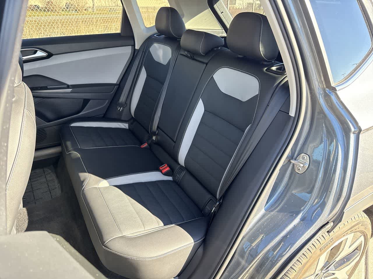 Thumbnail: 2022 Volkswagen Taos - 12