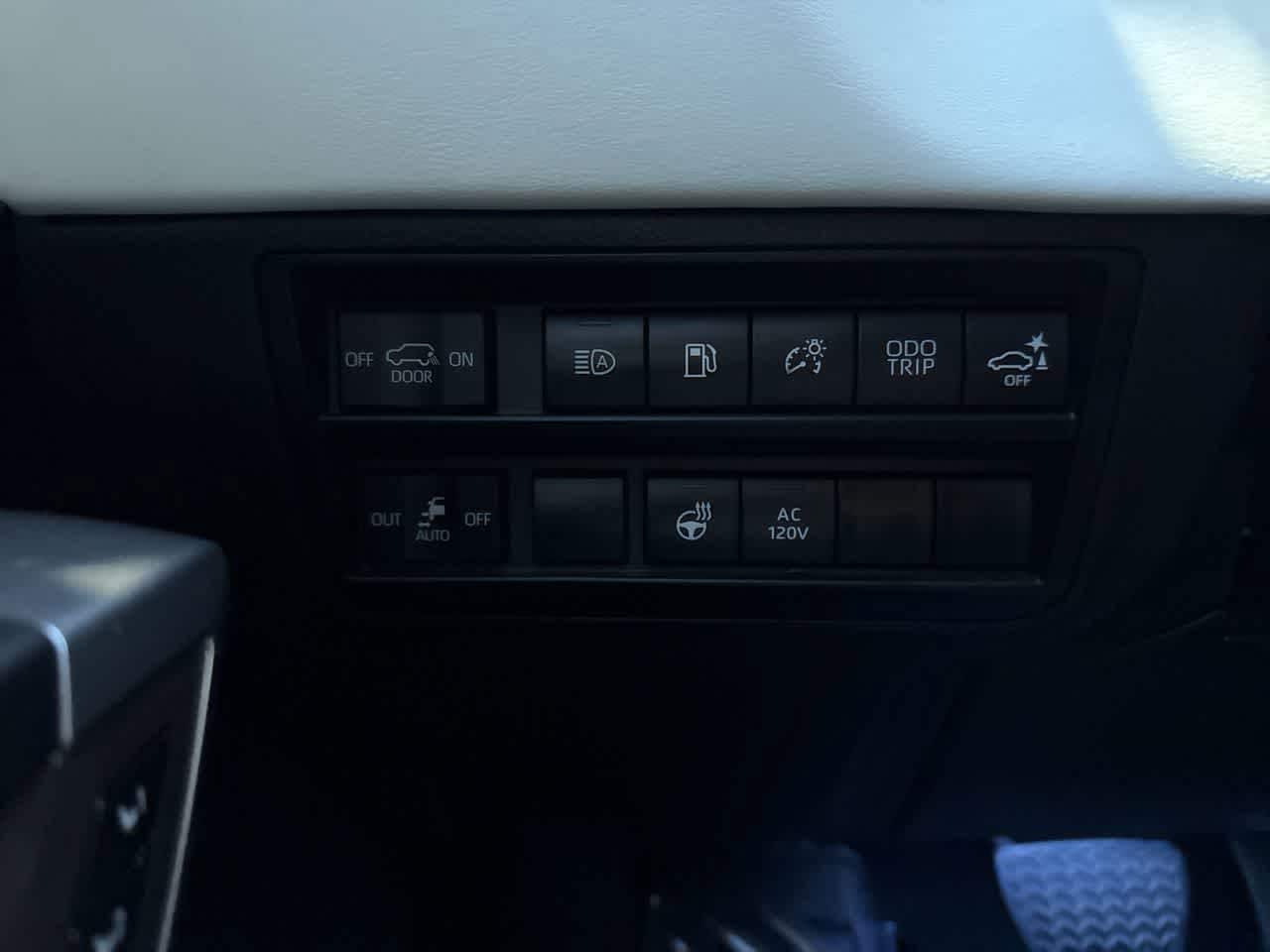 Thumbnail: 2023 Toyota Sequoia - 22