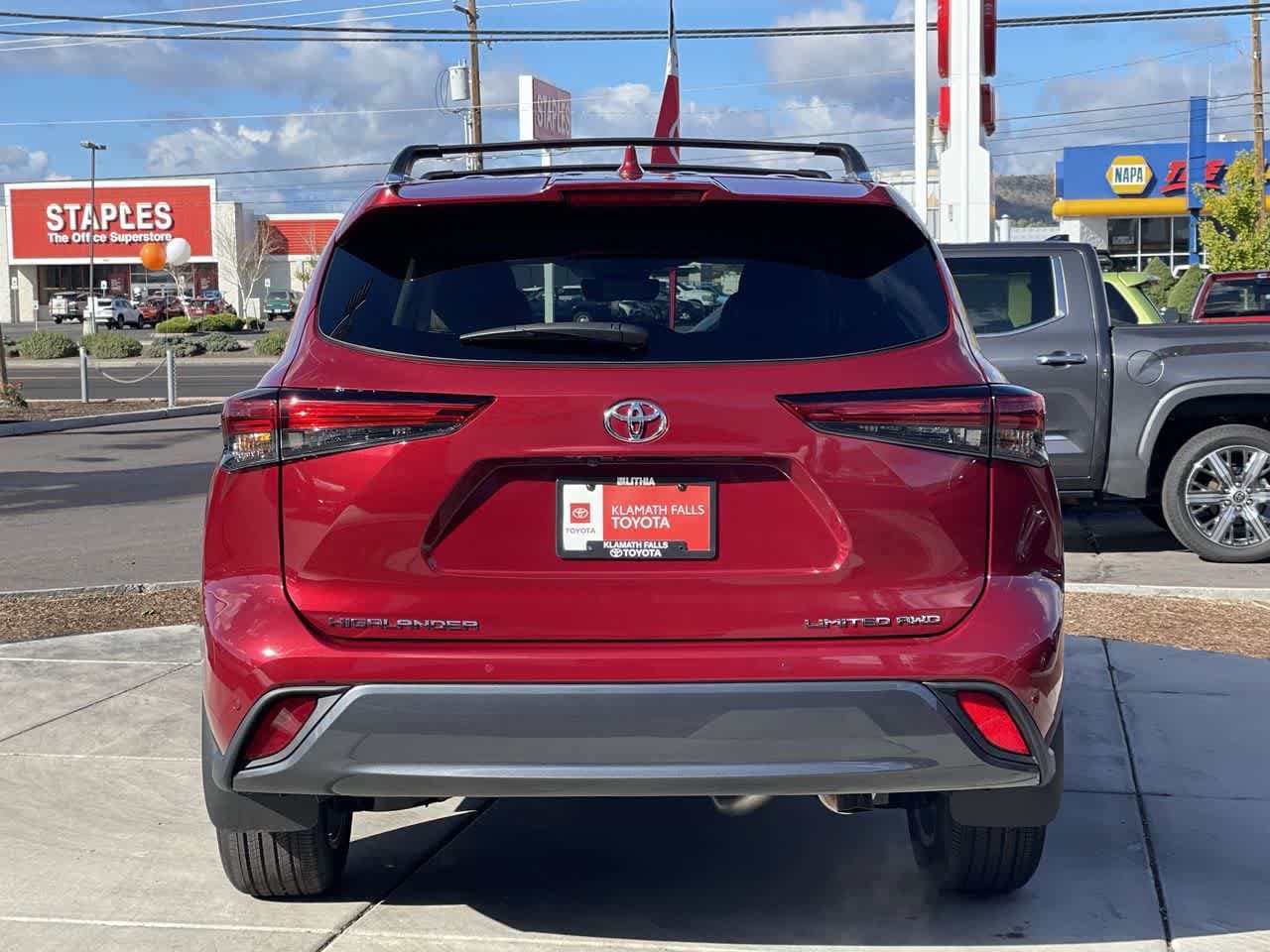 Thumbnail: 2023 Toyota Highlander - 4