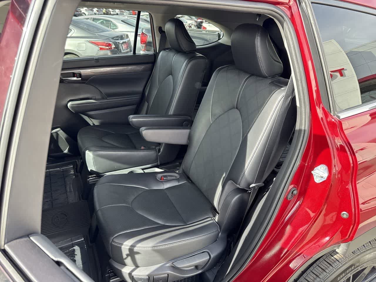 Thumbnail: 2022 Toyota Highlander - 12