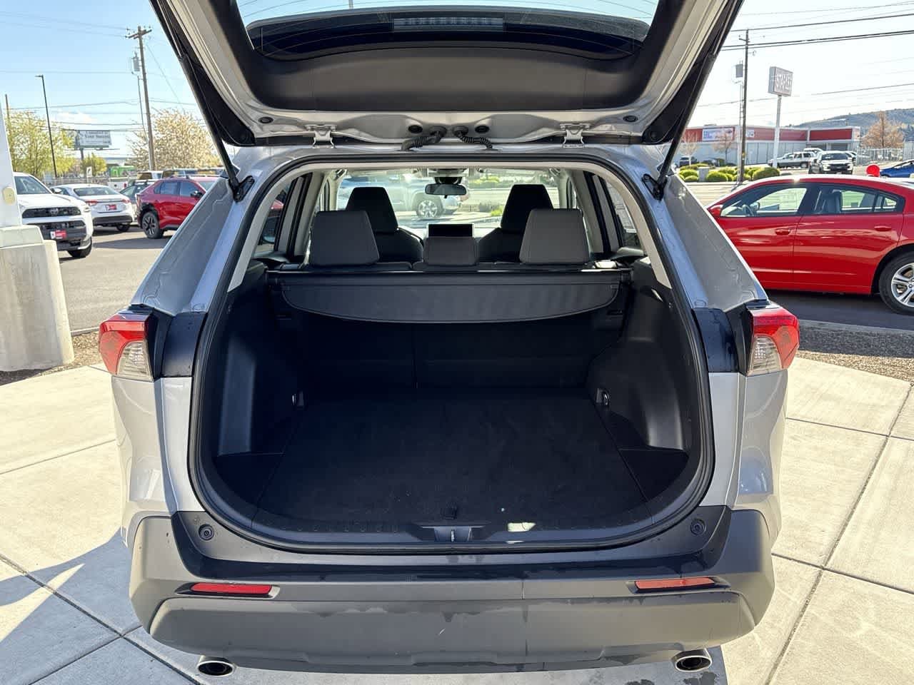 Thumbnail: 2025 Toyota RAV4 - 6