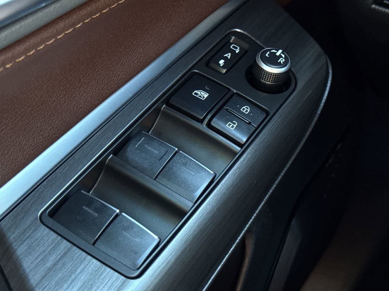 Thumbnail: 2022 Toyota Venza - 22