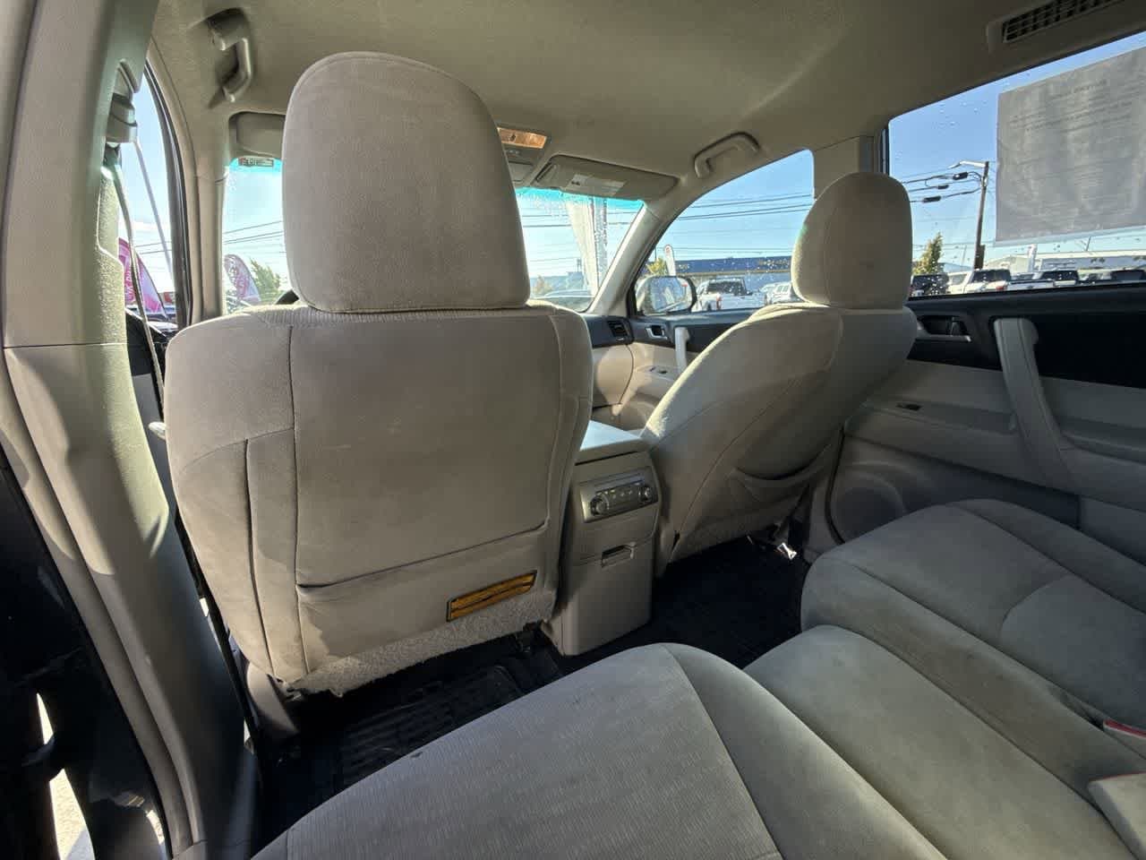 Thumbnail: 2012 Toyota Highlander - 14