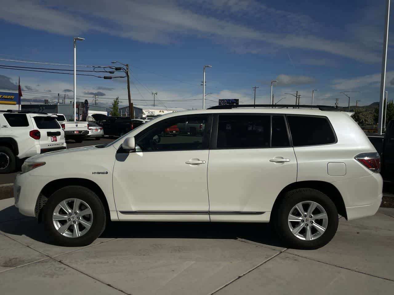 Thumbnail: 2012 Toyota Highlander - 2