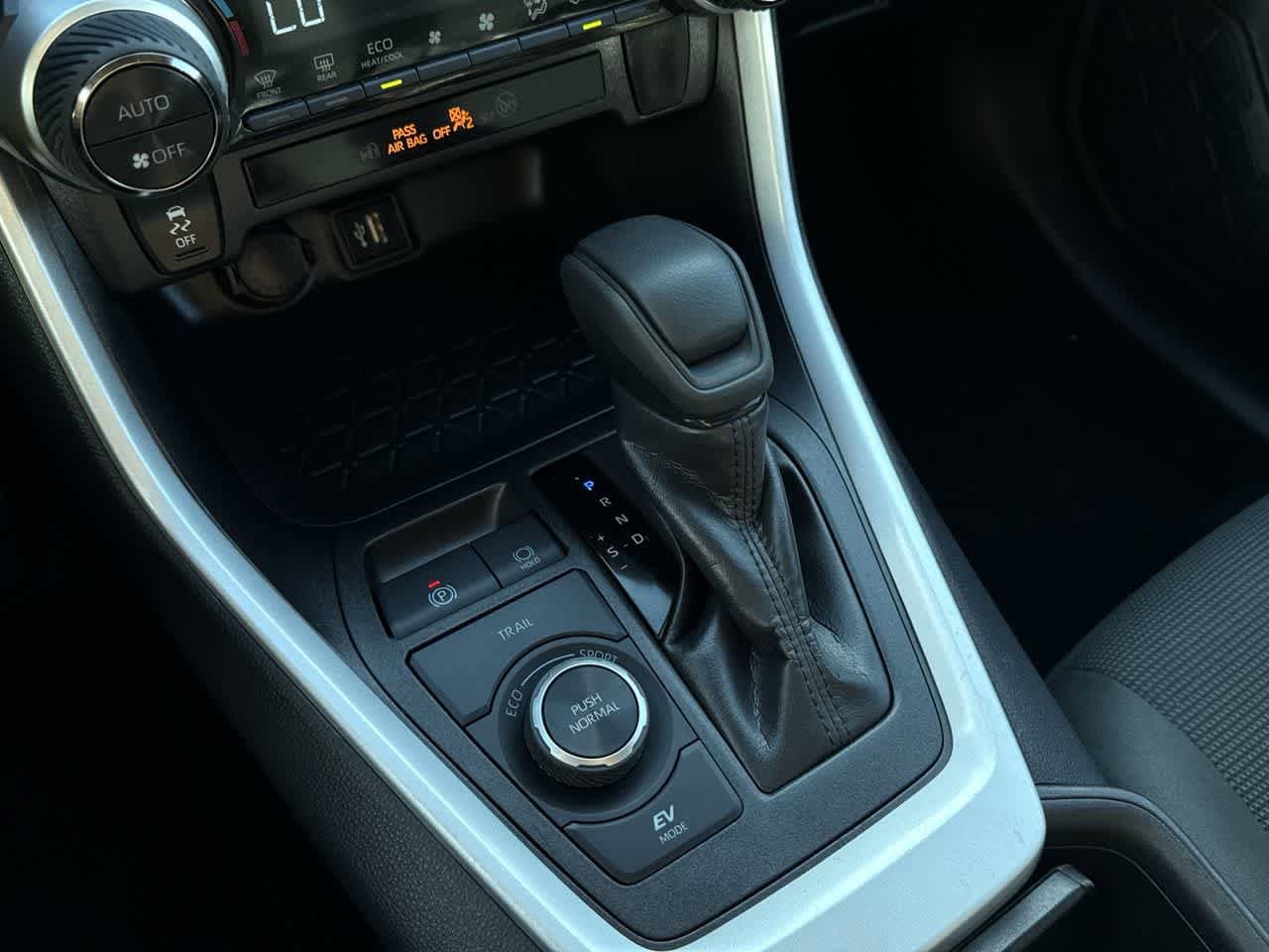 Thumbnail: 2025 Toyota RAV4 - 20