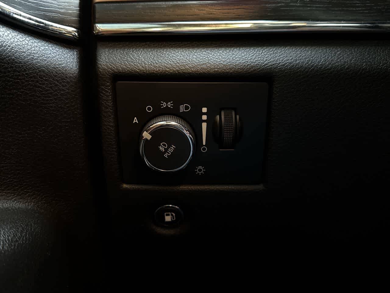 Thumbnail: 2017 Jeep Grand Cherokee - 21