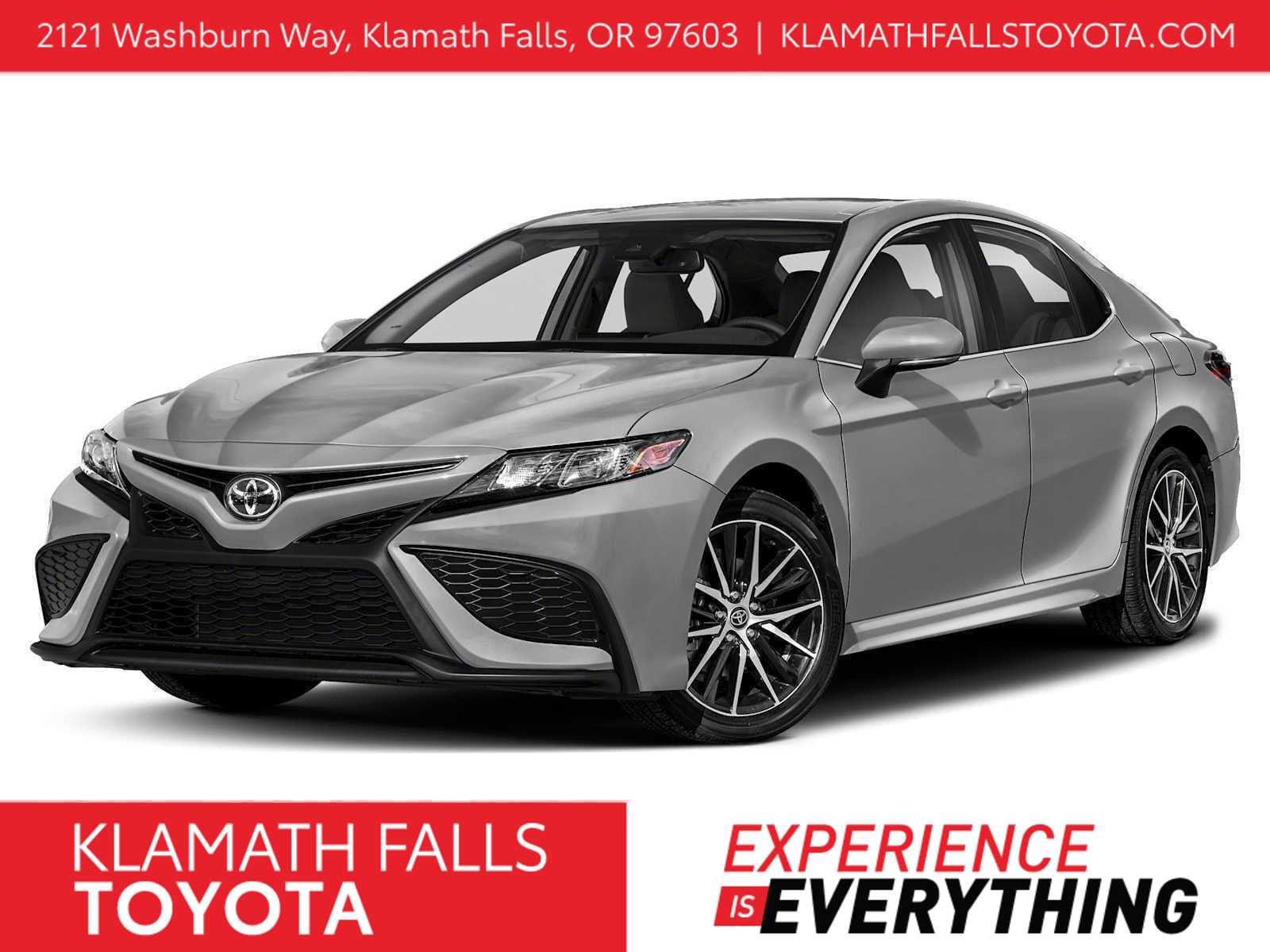 2024 Toyota Camry SE's photo