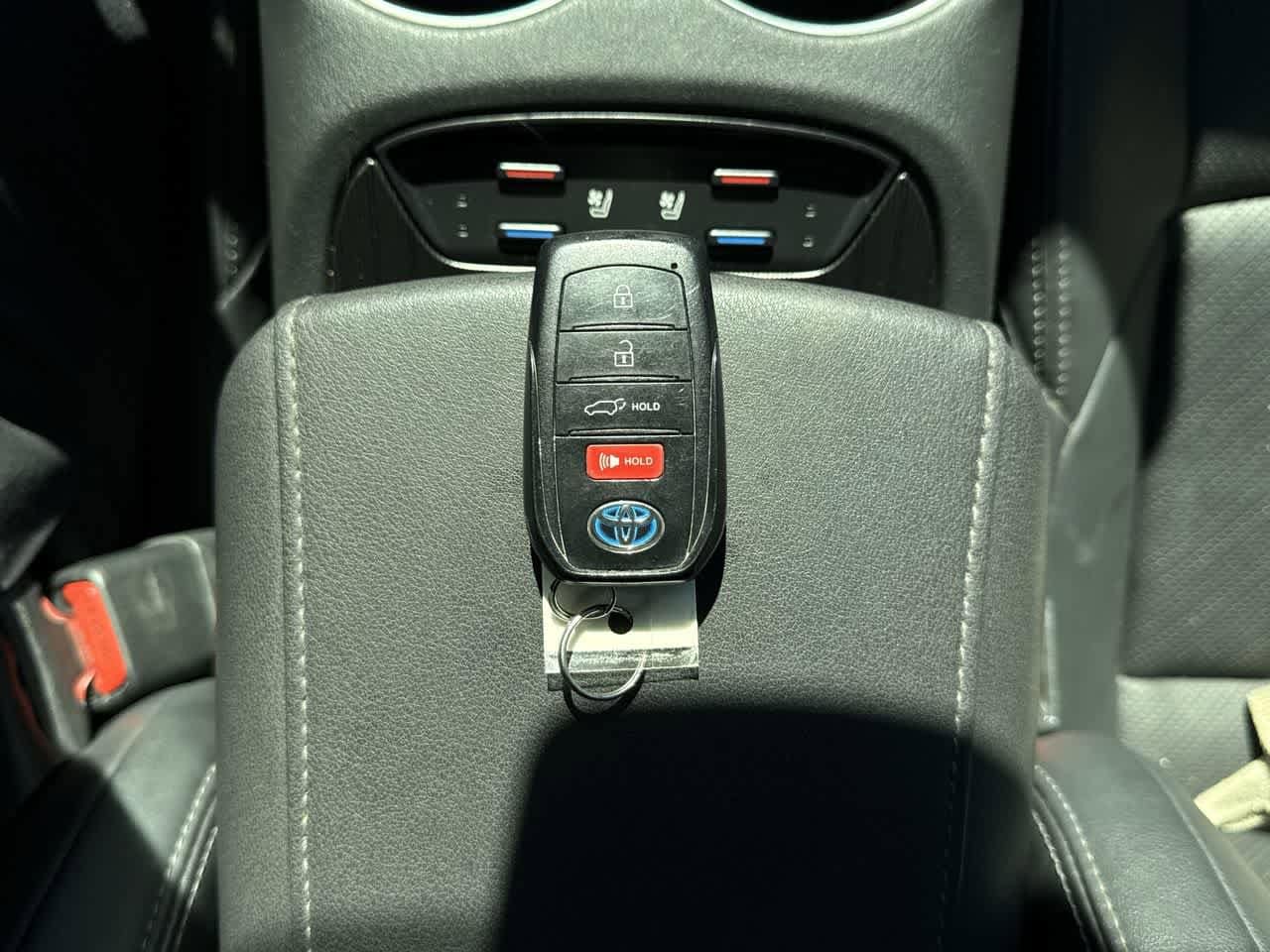 Thumbnail: 2021 Toyota Venza - 24