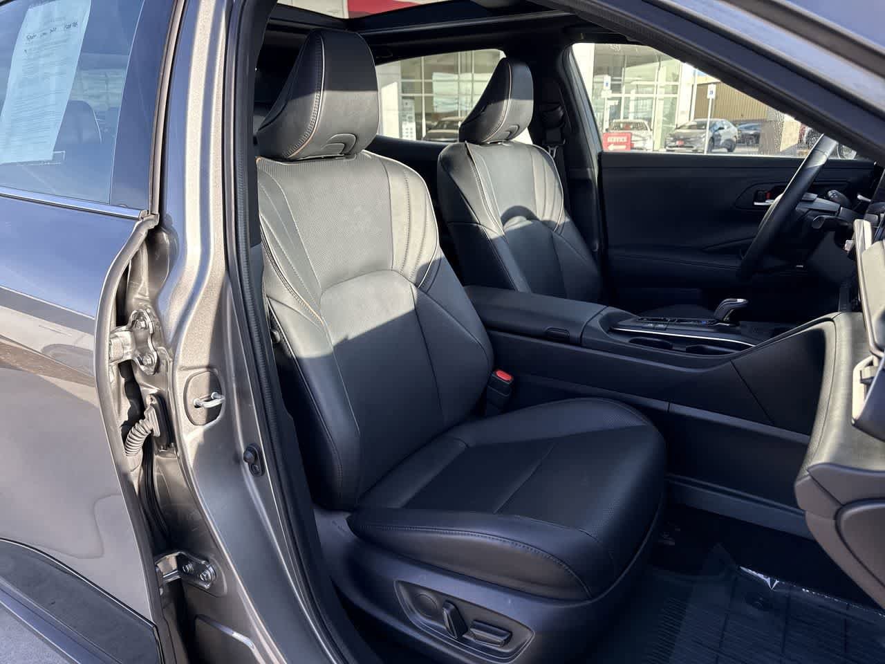 Thumbnail: 2023 Toyota Crown - 14