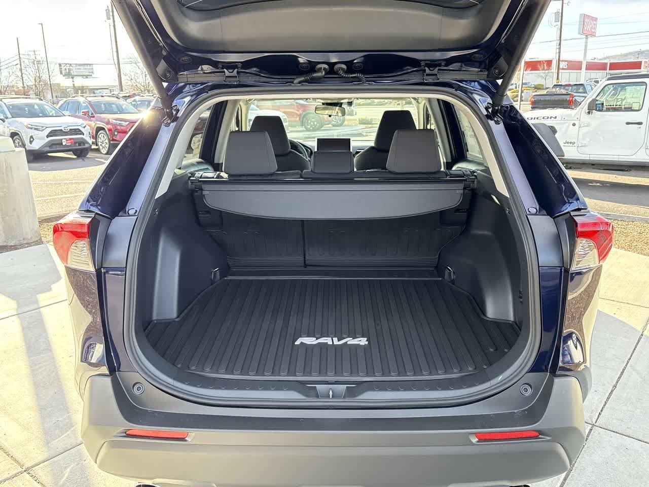 Thumbnail: 2025 Toyota RAV4 - 6