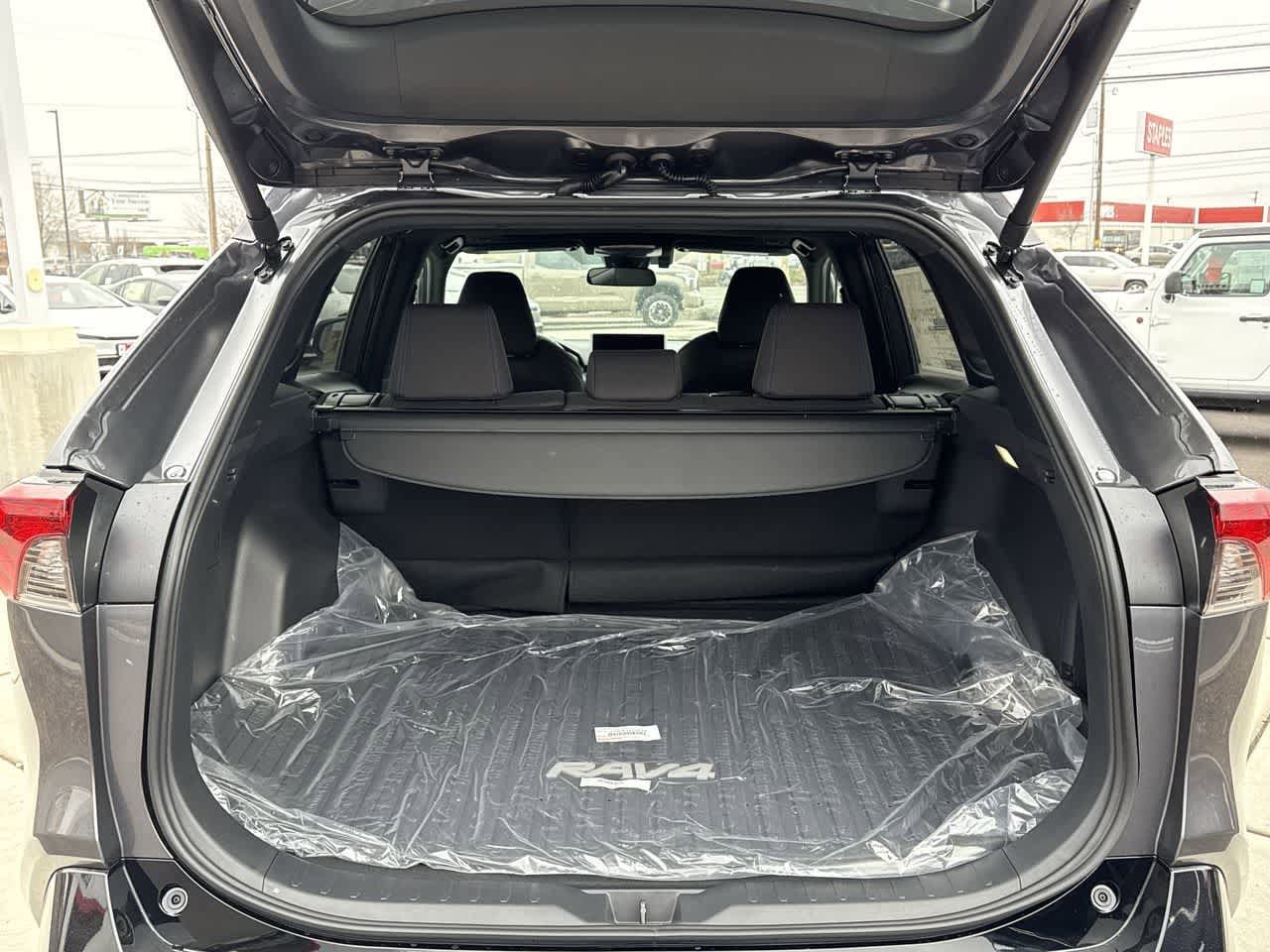 Thumbnail: 2025 Toyota RAV4 - 6