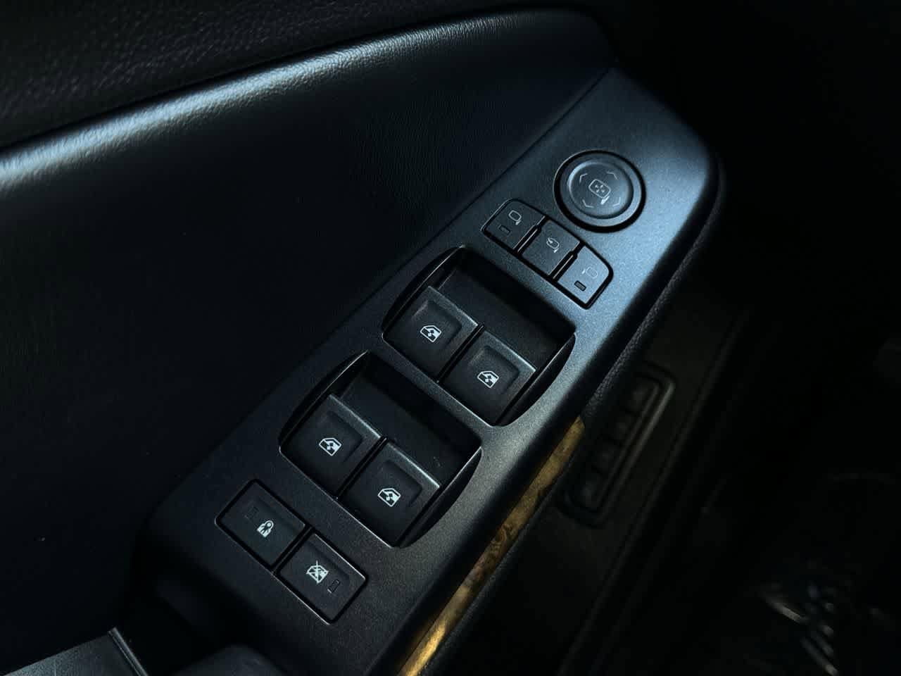 Thumbnail: 2015 GMC Yukon - 23