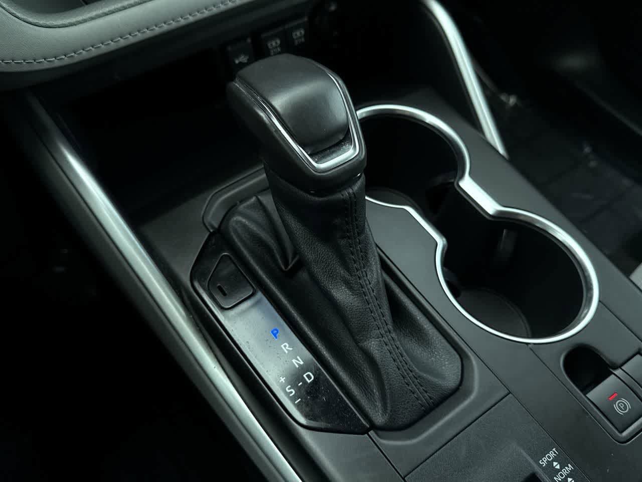 Thumbnail: 2021 Toyota Highlander - 21