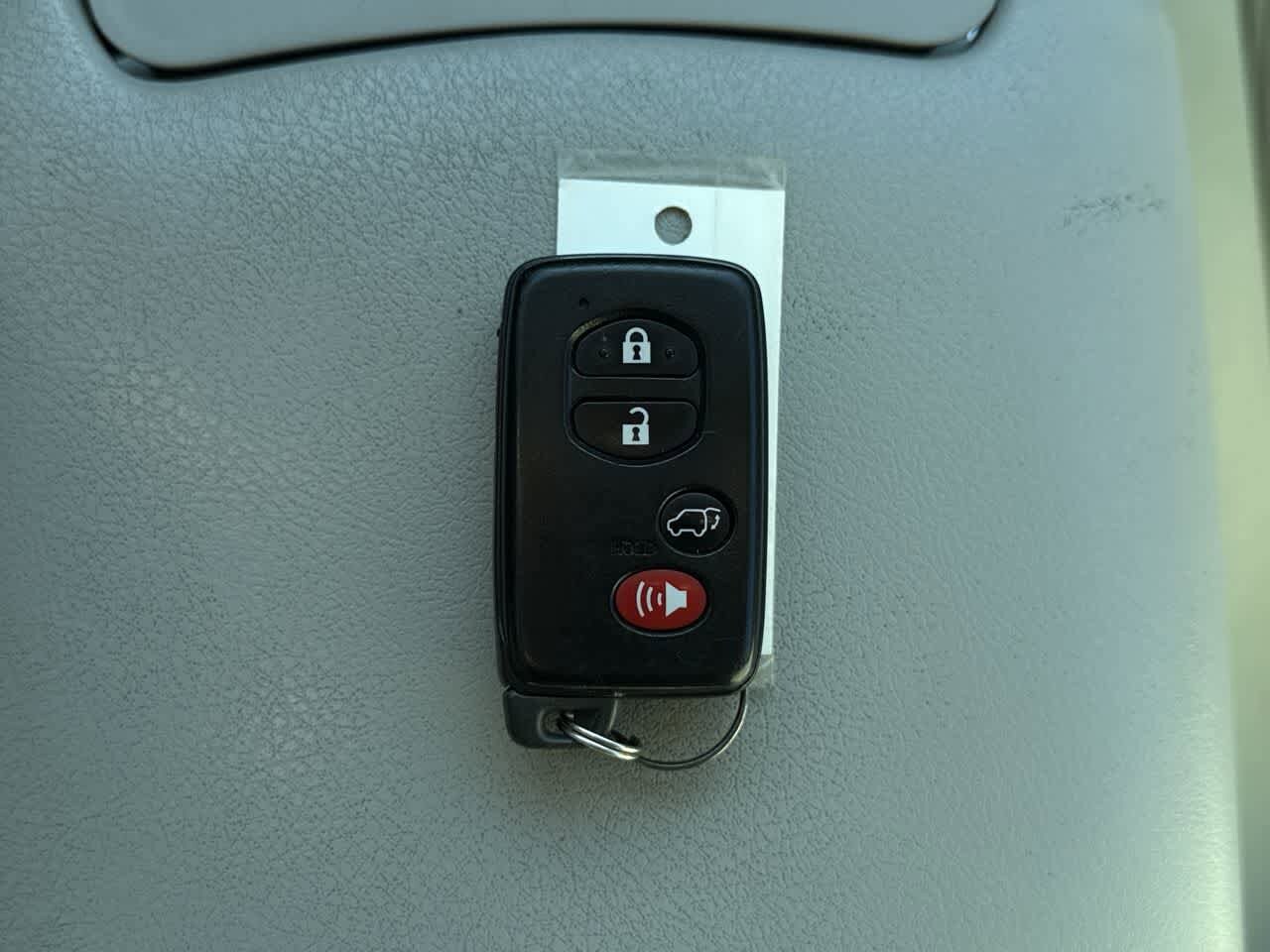 Thumbnail: 2010 Toyota Venza - 23