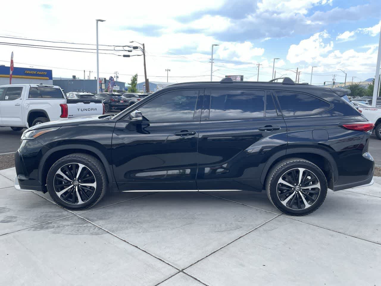 2022 Toyota Highlander XSE 2