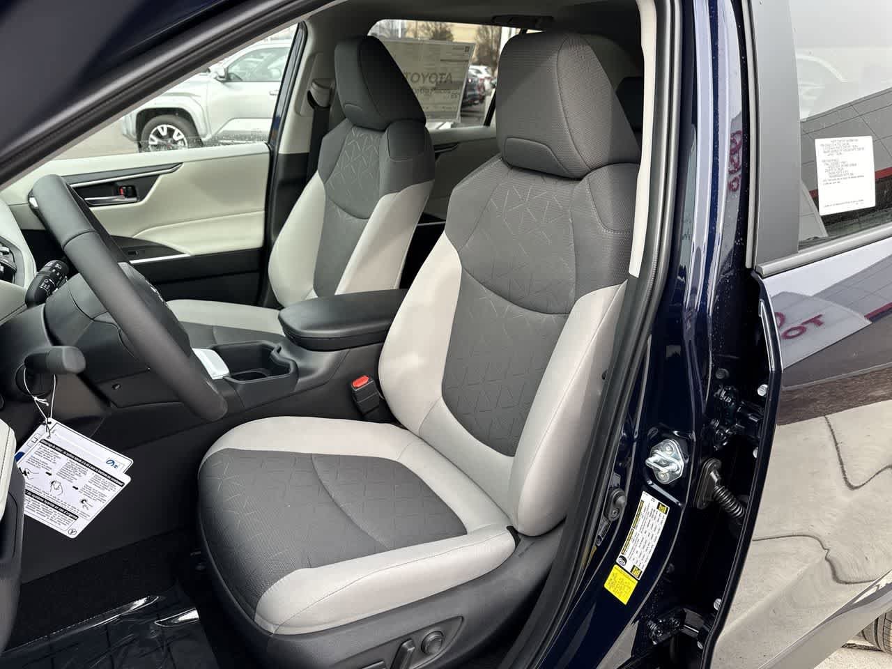 Thumbnail: 2025 Toyota RAV4 - 11