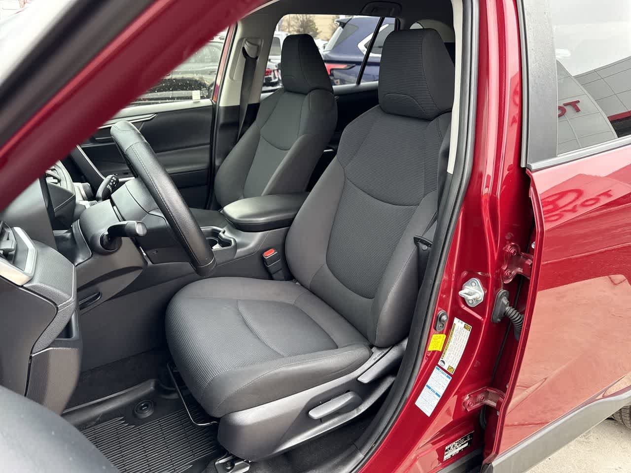 Thumbnail: 2020 Toyota RAV4 - 11