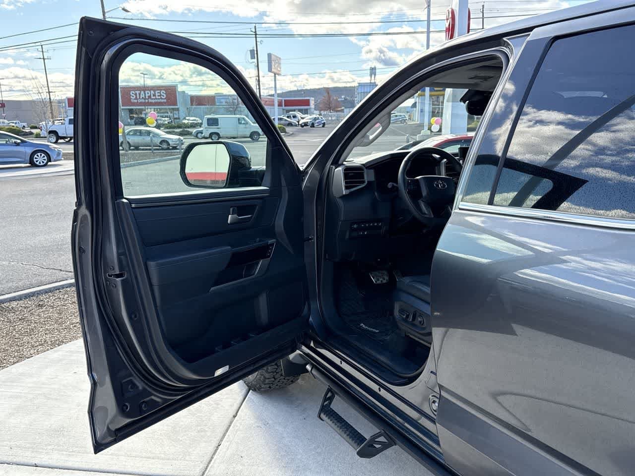 Thumbnail: 2023 Toyota Tundra - 10