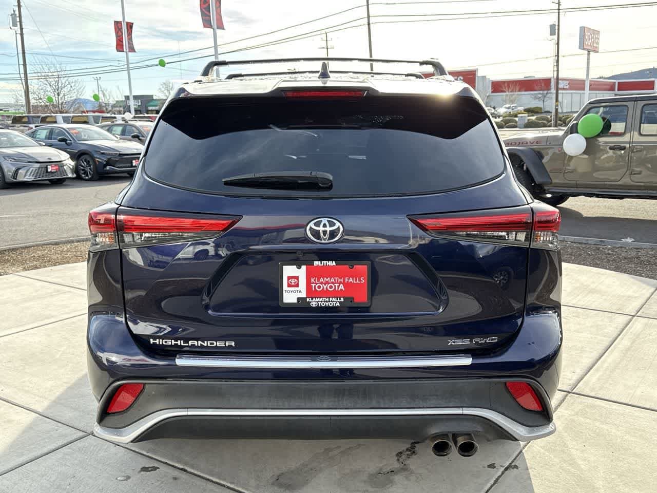 Thumbnail: 2023 Toyota Highlander - 4