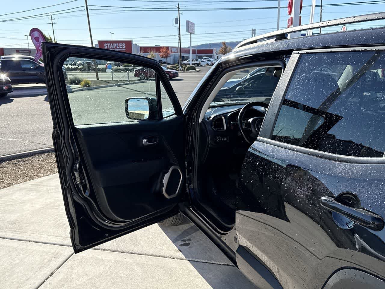 Thumbnail: 2017 Jeep Renegade - 10