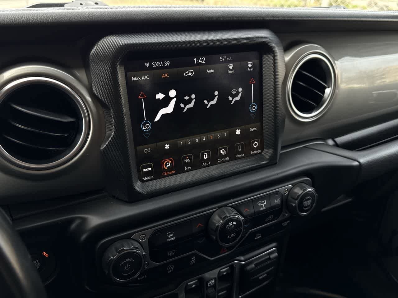 Thumbnail: 2022 Jeep Wrangler - 18