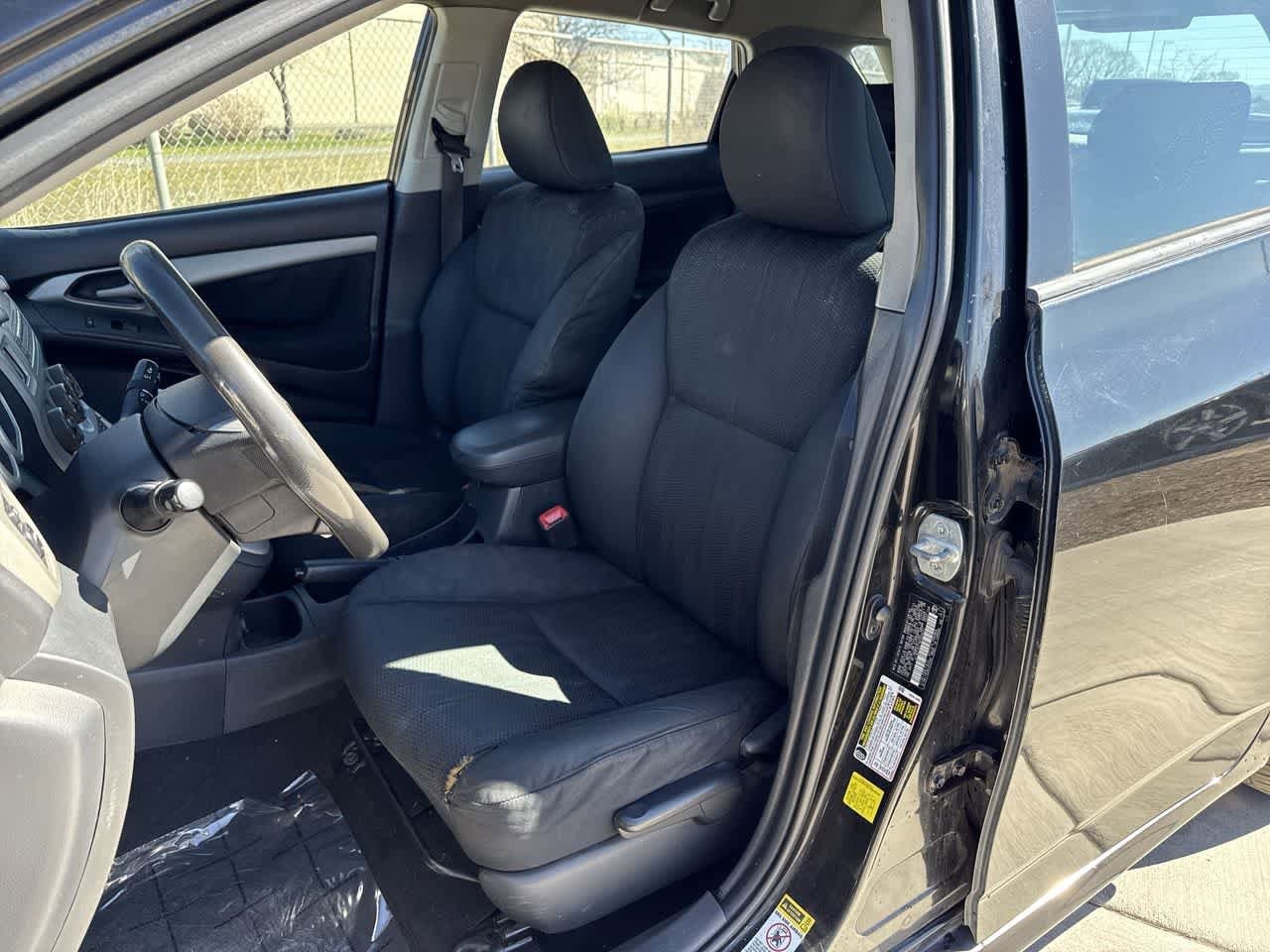 Thumbnail: 2011 Toyota Matrix - 11