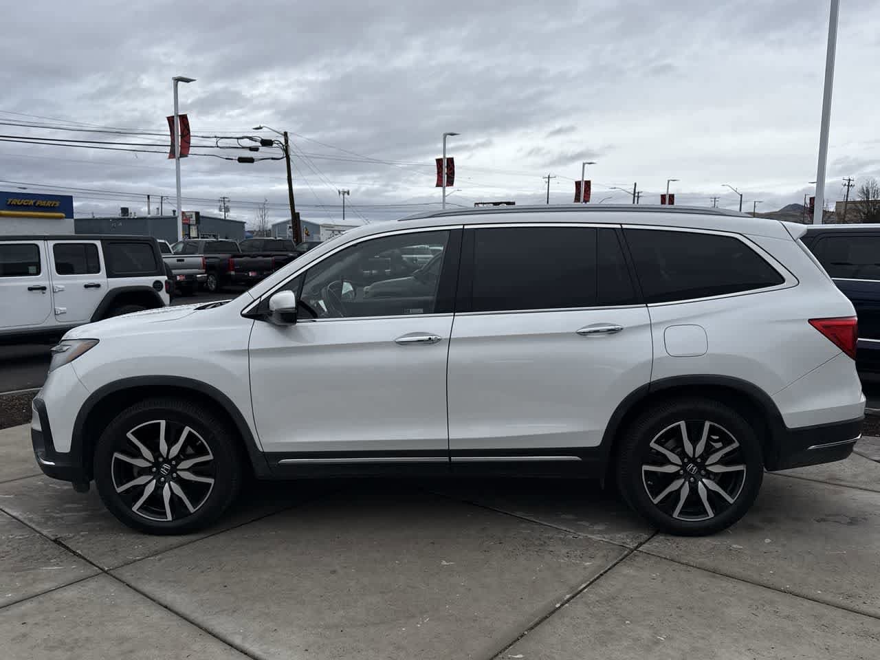 Thumbnail: 2020 Honda Pilot - 2