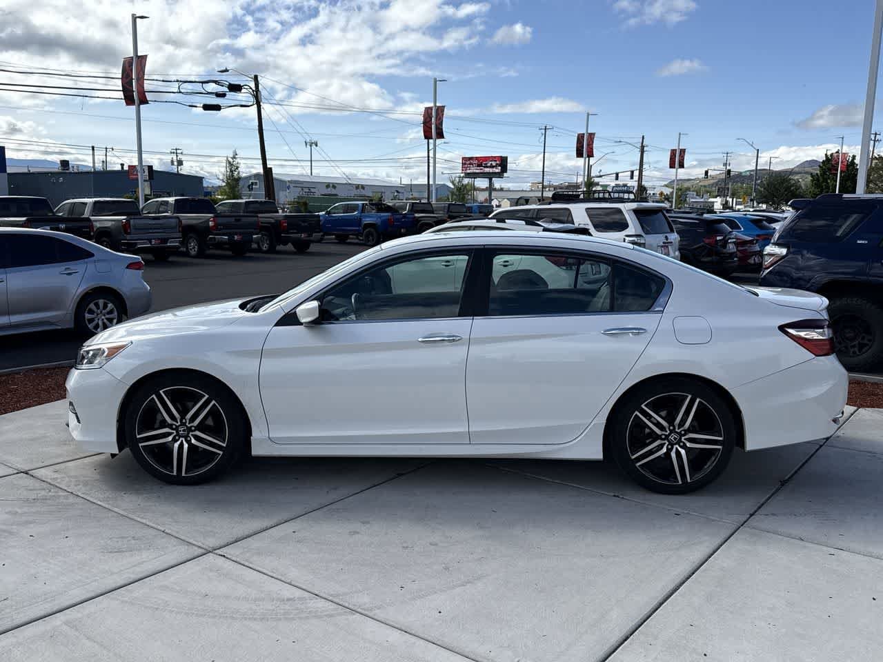Thumbnail: 2017 Honda Accord - 2
