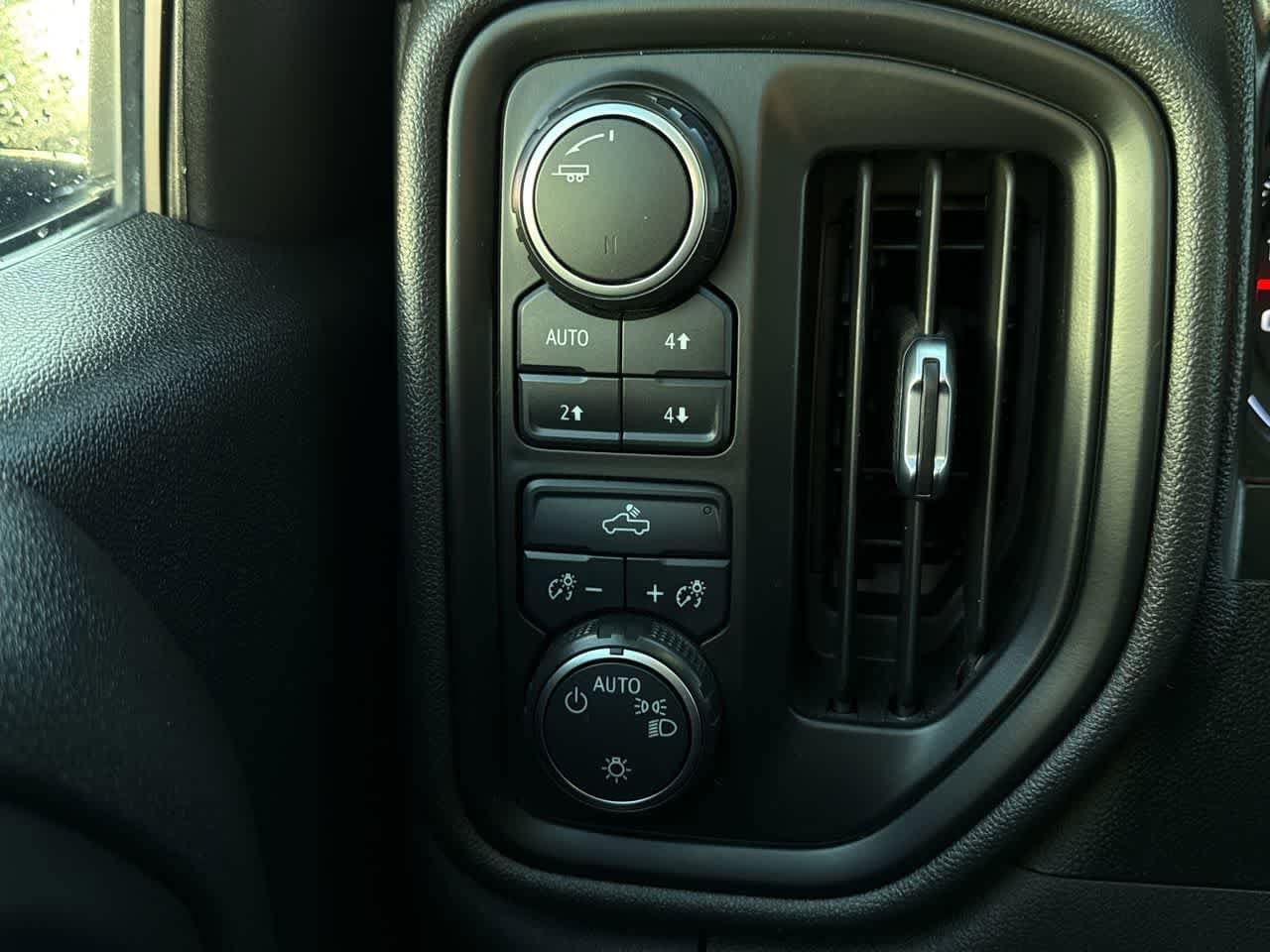 Thumbnail: 2021 Chevrolet Silverado 1500 - 21