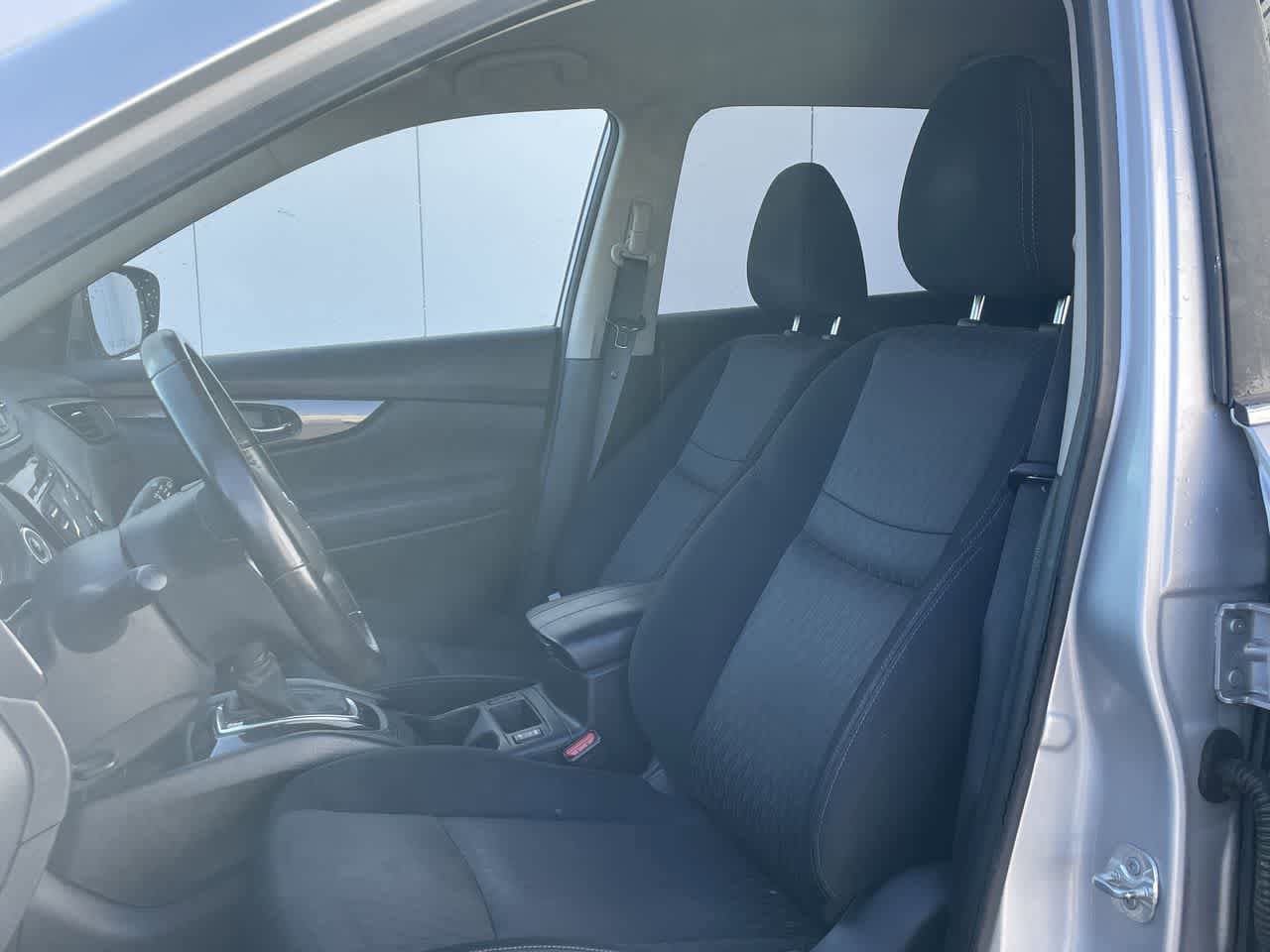 Thumbnail: 2017 Nissan Rogue - 12