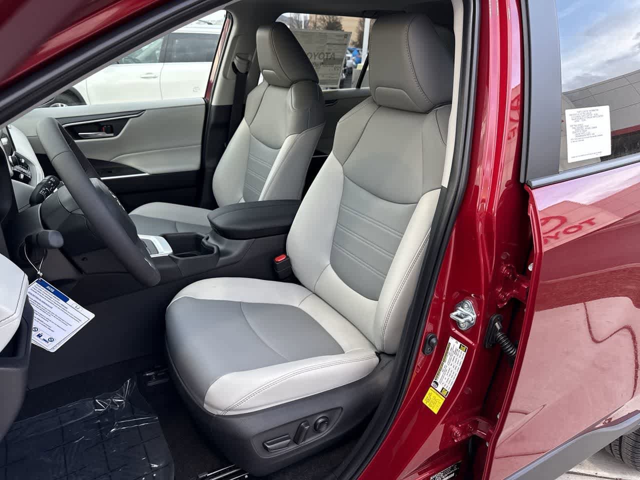 Thumbnail: 2025 Toyota RAV4 - 11