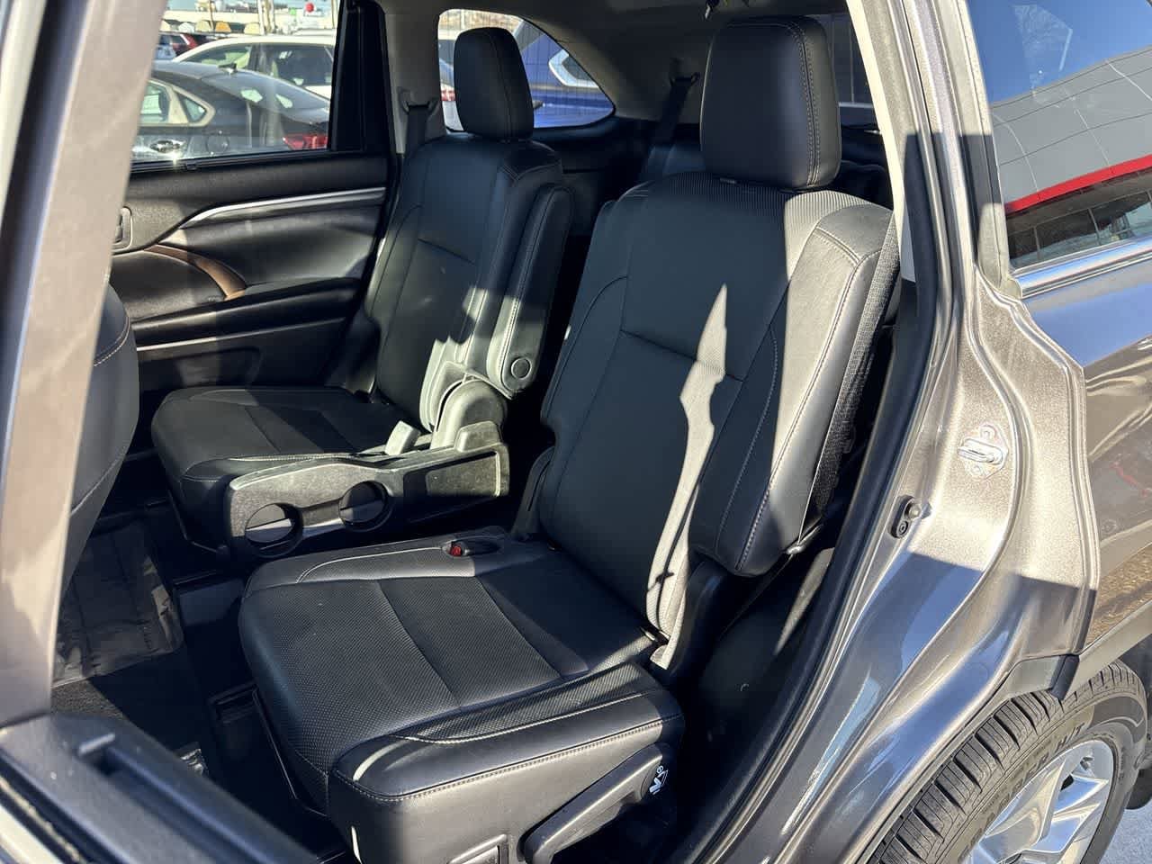 Thumbnail: 2018 Toyota Highlander - 12