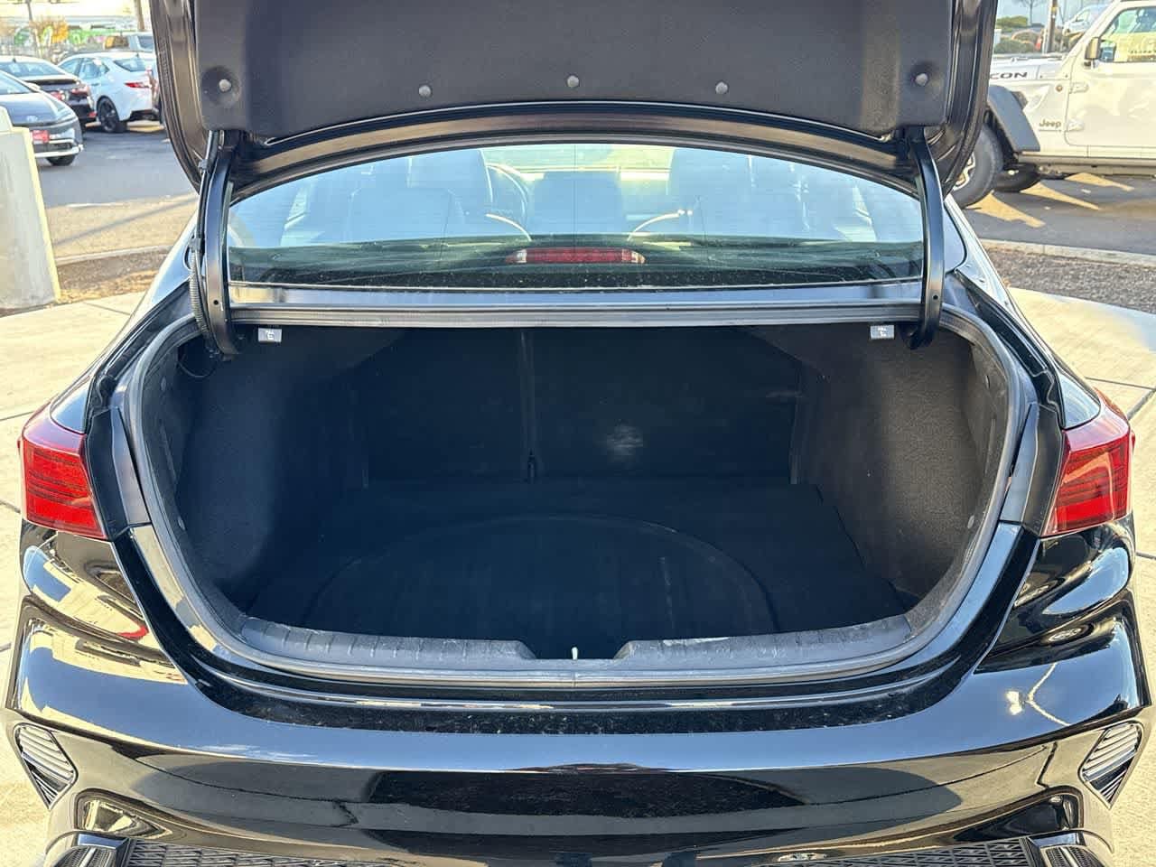 Thumbnail: 2023 Kia Forte - 6