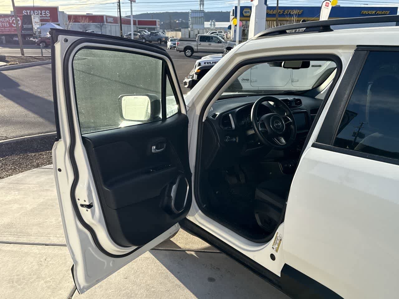 Thumbnail: 2023 Jeep Renegade - 10