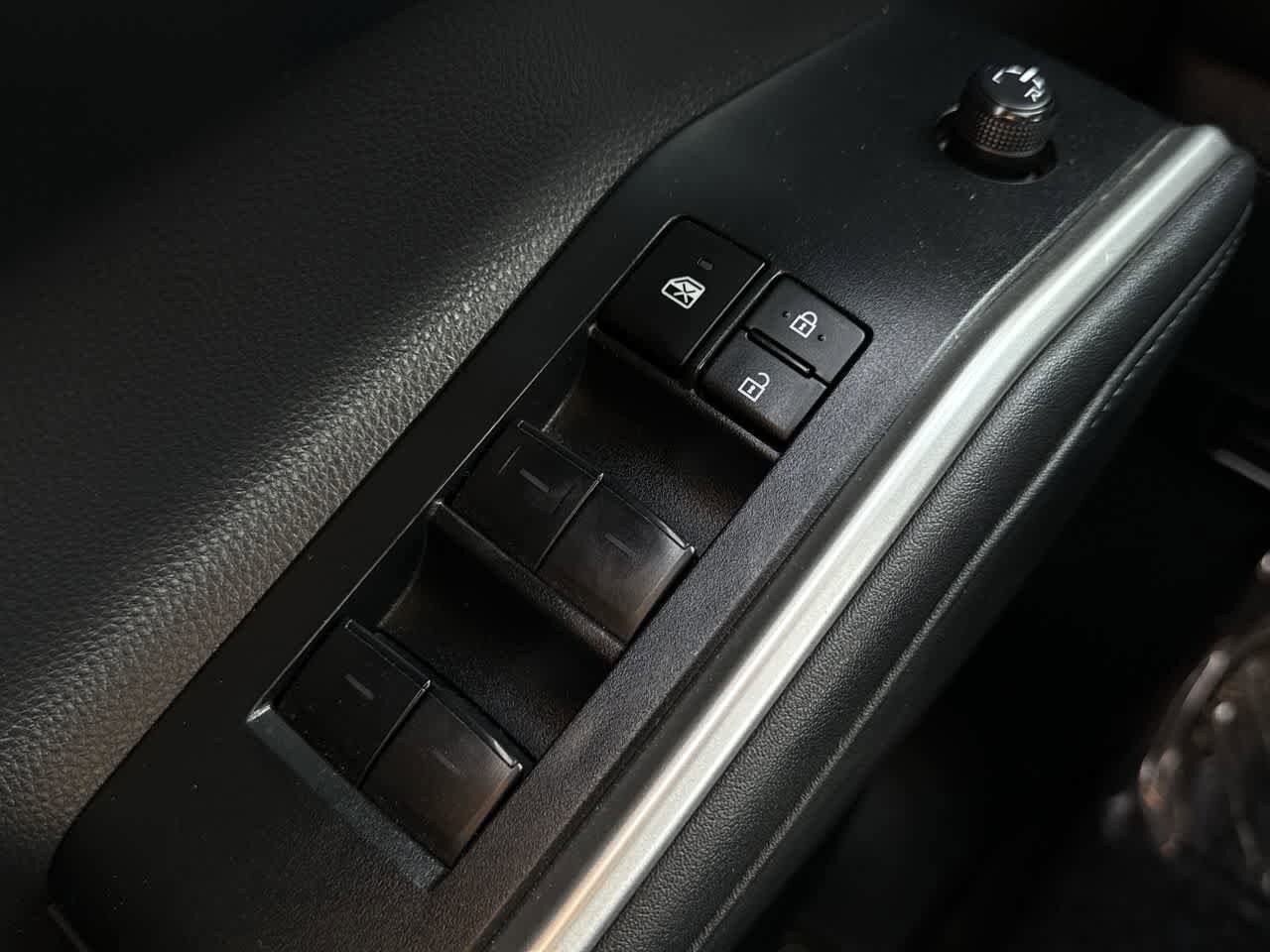 Thumbnail: 2023 Toyota Highlander - 23