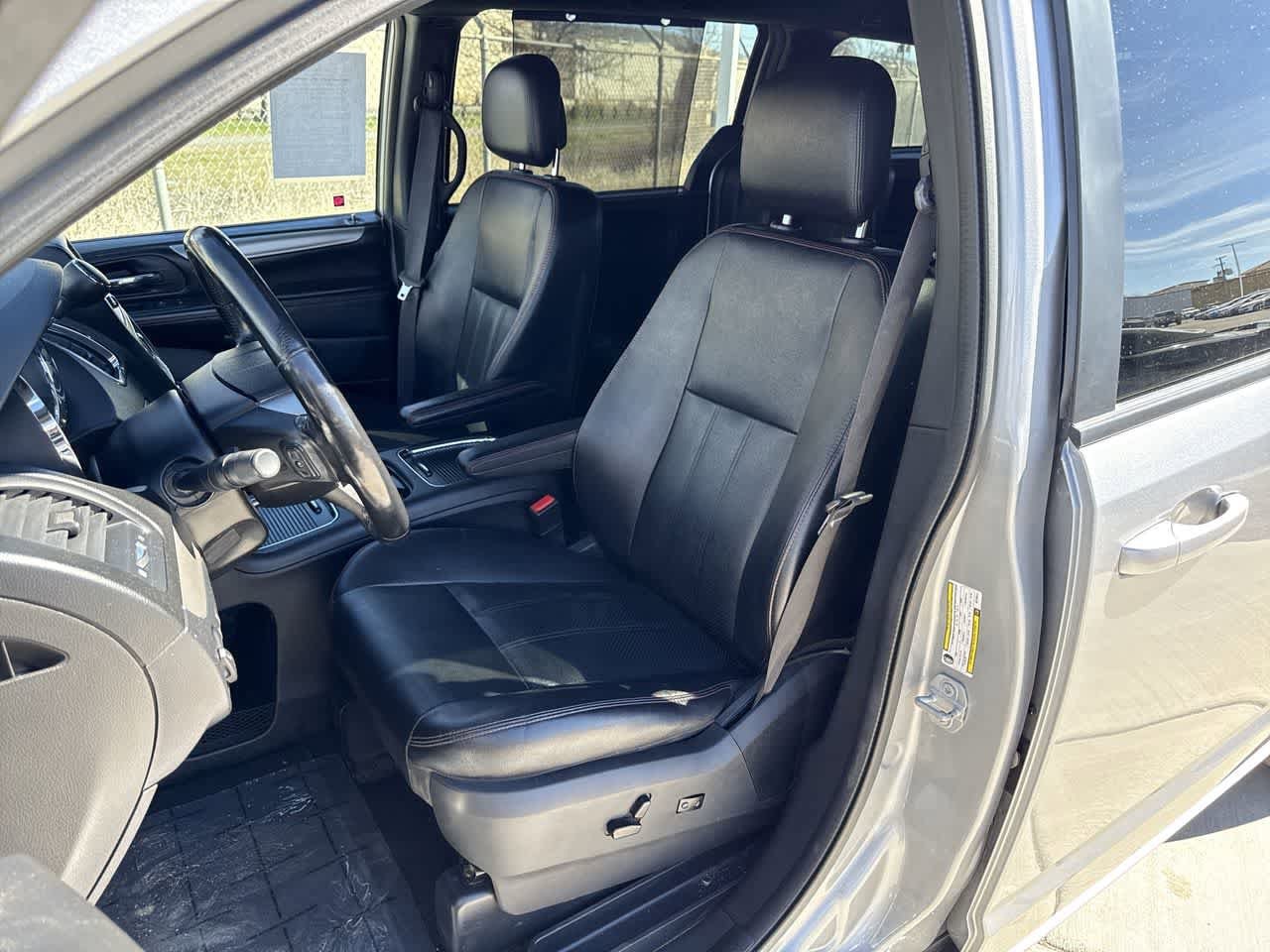 Thumbnail: 2019 Dodge Grand Caravan - 12