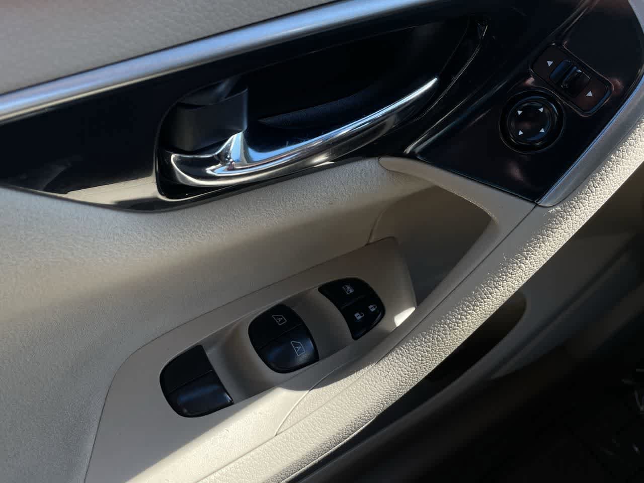 Thumbnail: 2014 Nissan Altima - 22