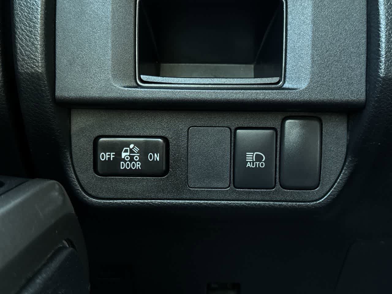 Thumbnail: 2019 Toyota Tacoma - 21