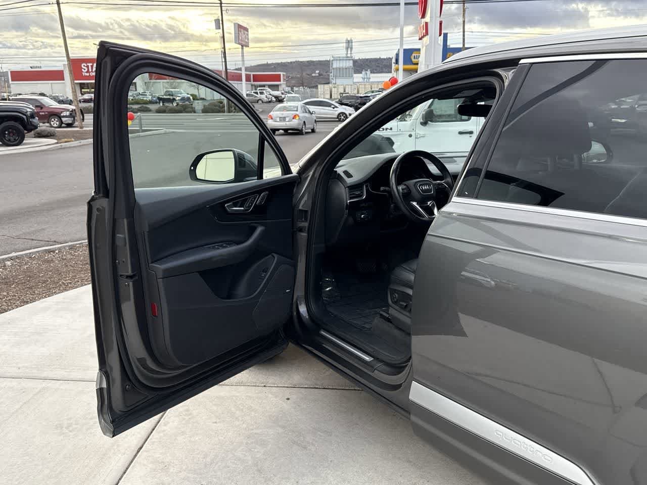 Thumbnail: 2019 Audi Q7 - 10