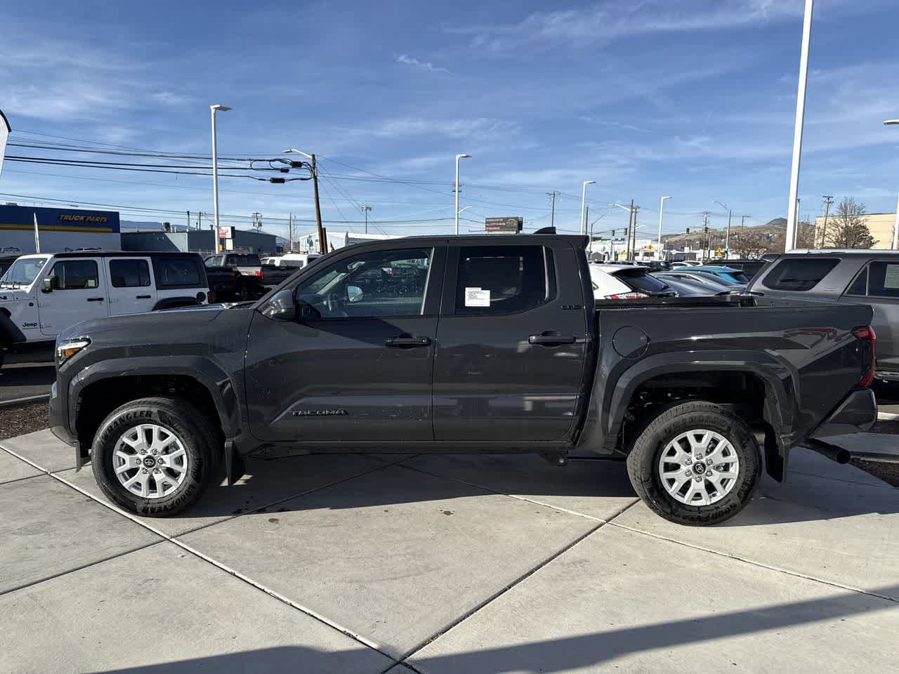 Thumbnail: 2025 Toyota Tacoma - 2