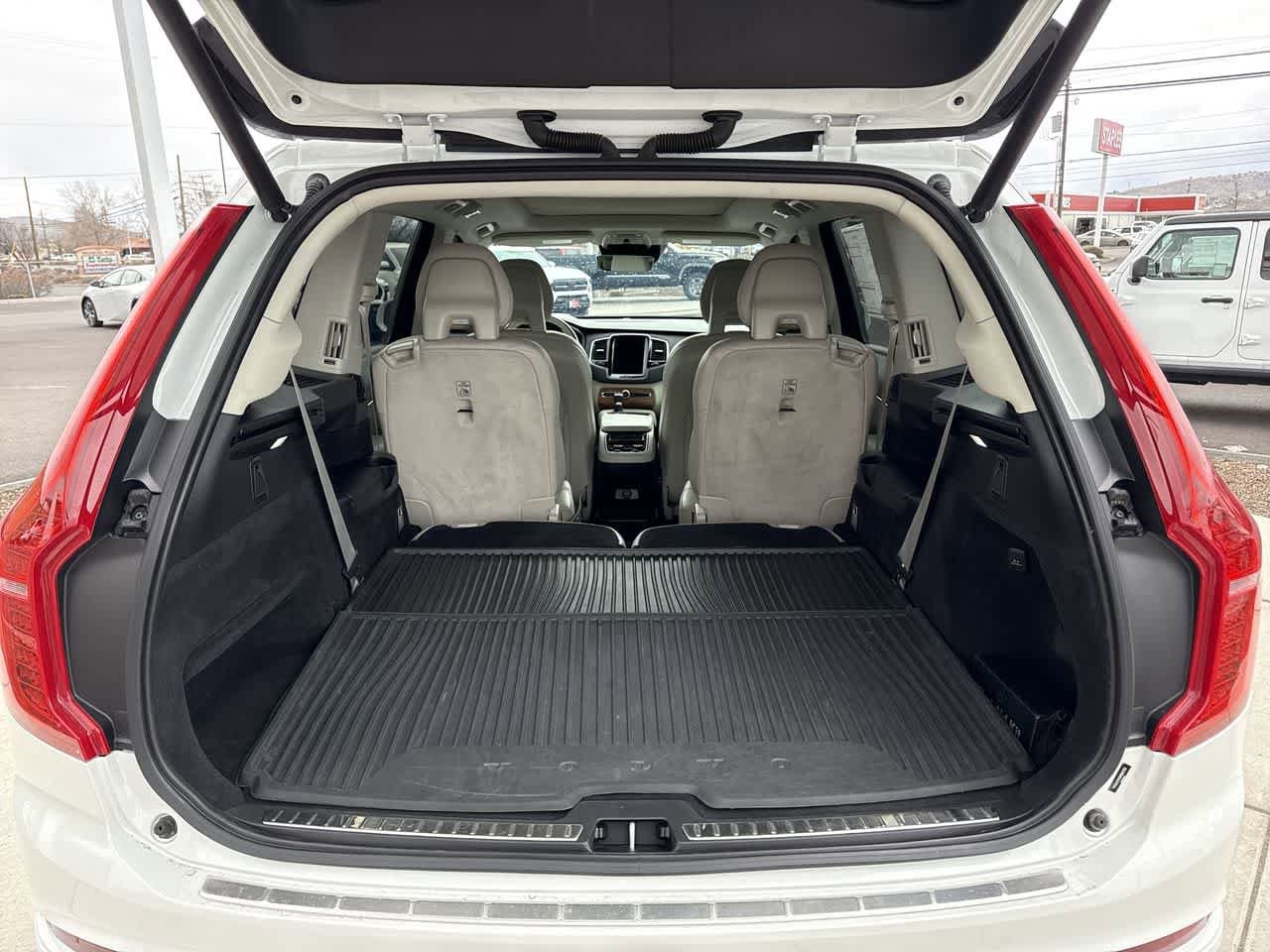 Thumbnail: 2022 Volvo XC90 - 6